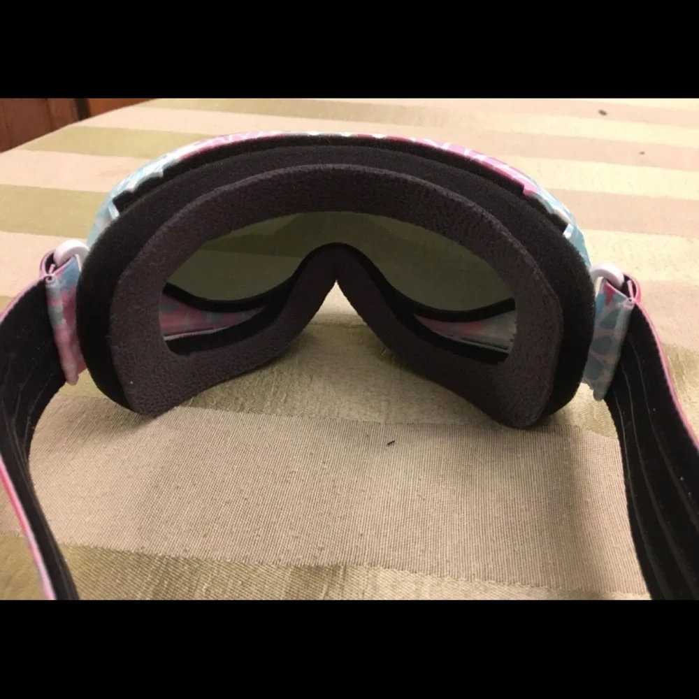 NWT  Kids Ski Goggles - Helmet Compatible Snow Goggles for Boys & Girls